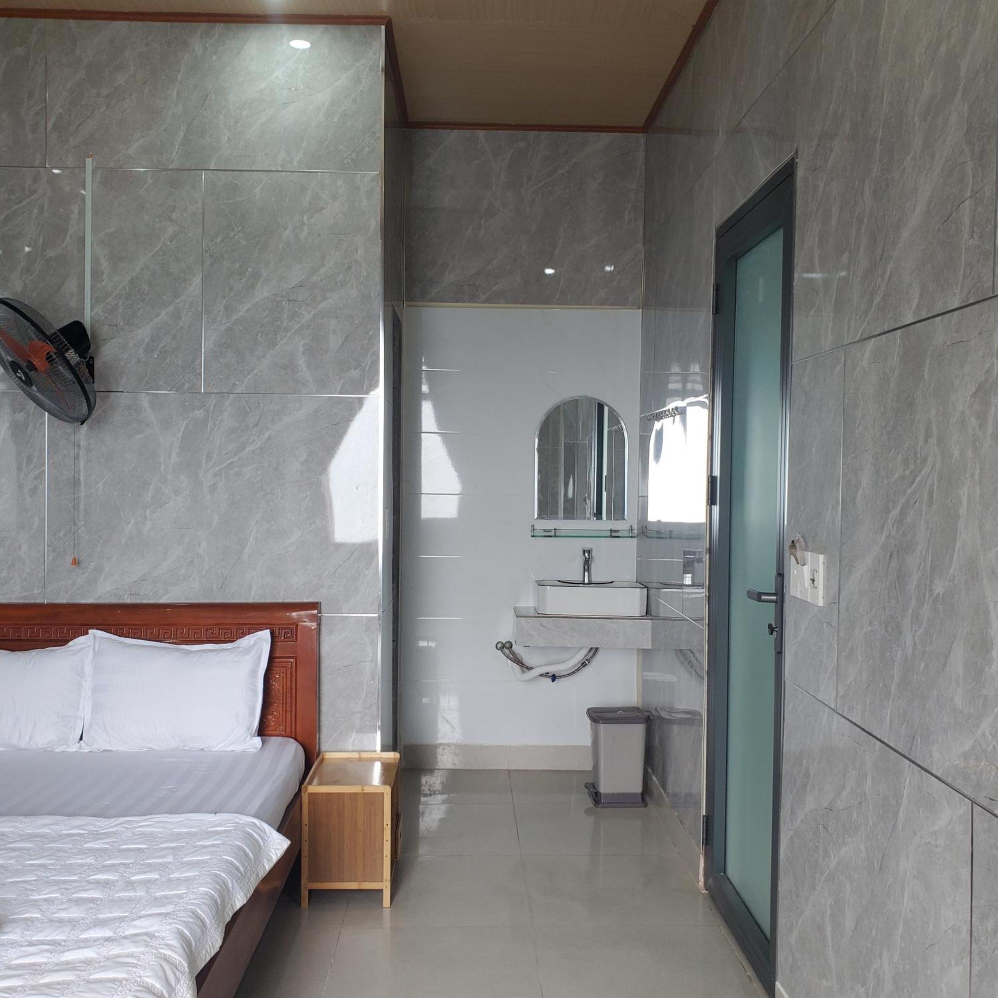 Tuan Thanh Homestay Tân Hiệ Exterior foto